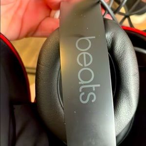 Beats by Dre - Studio Pro over the head wireless Dolby sound amp headphones 🎧🎵
